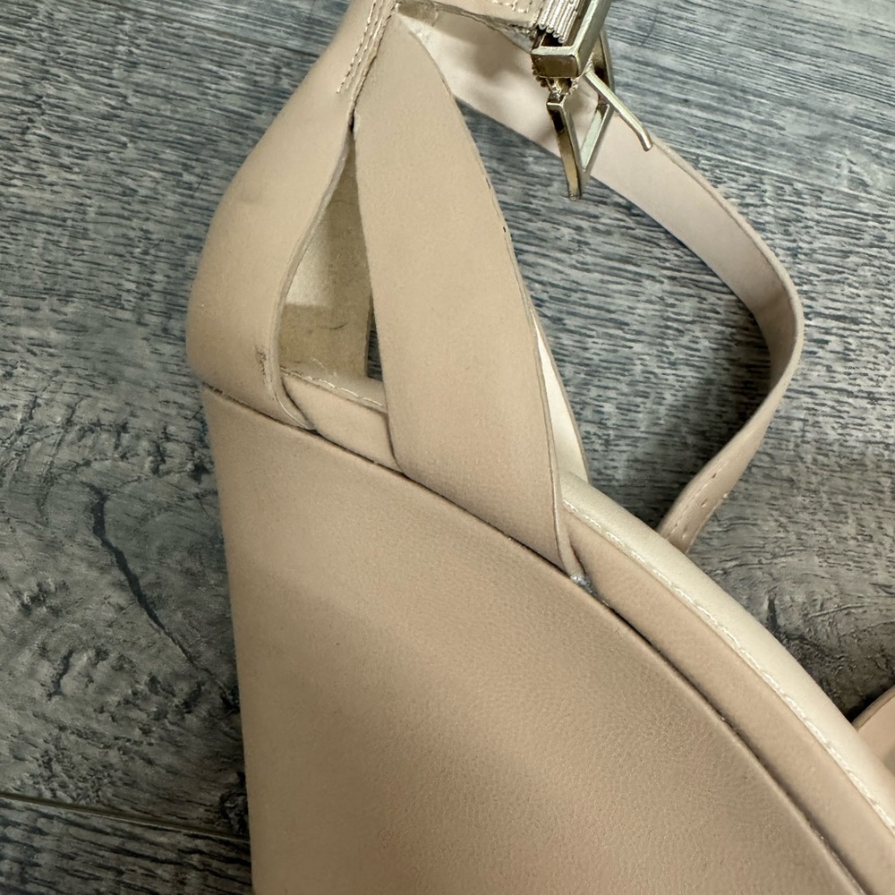 Kelly & Katie Tan Wedges - Picture 9 of 10
